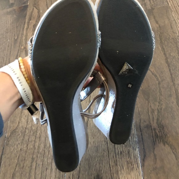 💋 Gunmetal Gray Sparkly Wedge Comfy Sandals 8 - Picture 5 of 6